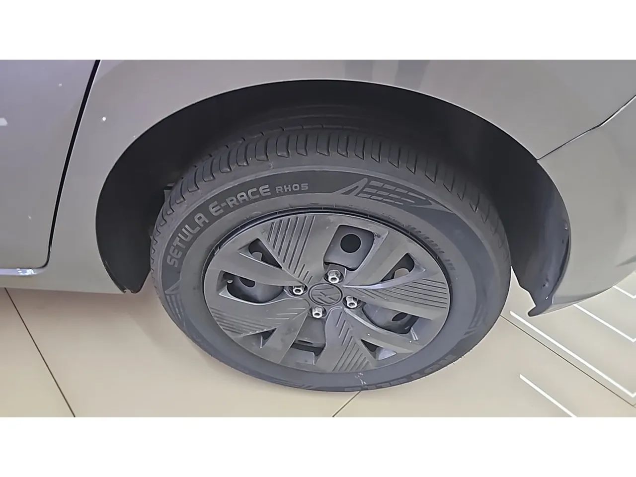 Volkswagen Polo Track 1.0 Flex 12V 5p, foto 18 de 20