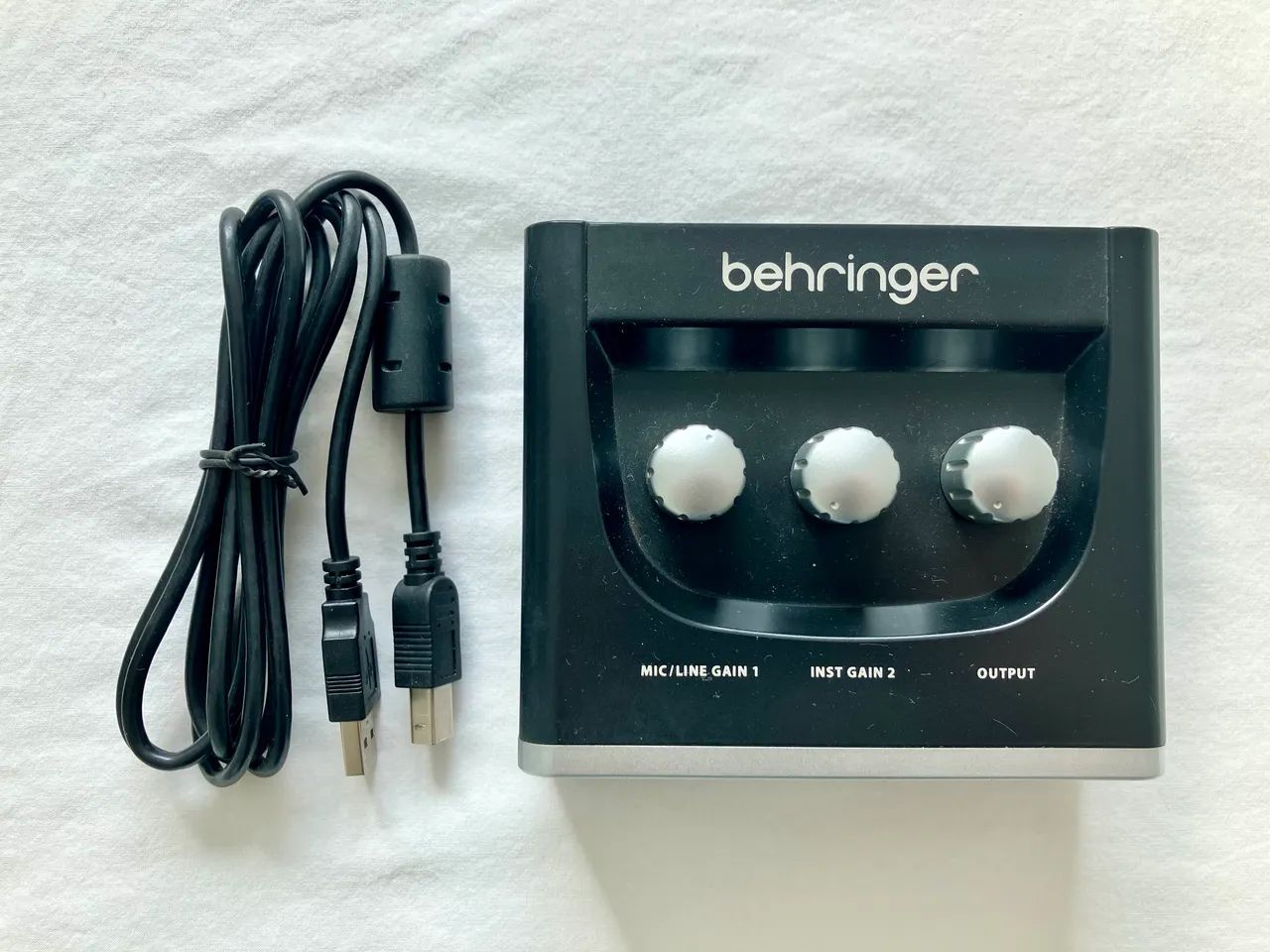 Behringer U-Phoria UM2 Audio Interface65082085627393124