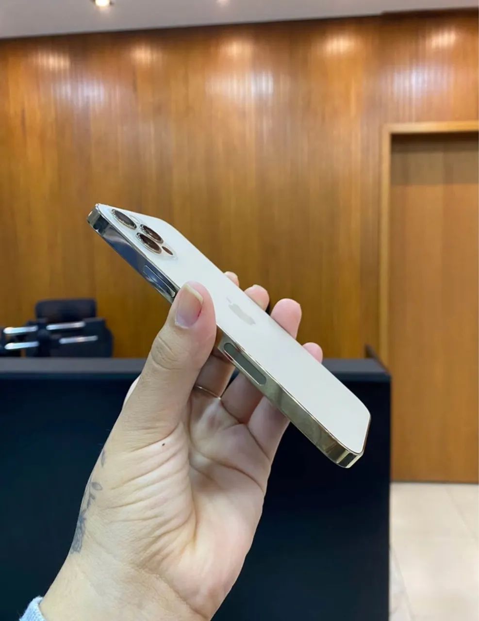 iPhone 12 Pro 128GB - Gold  - Foto 2