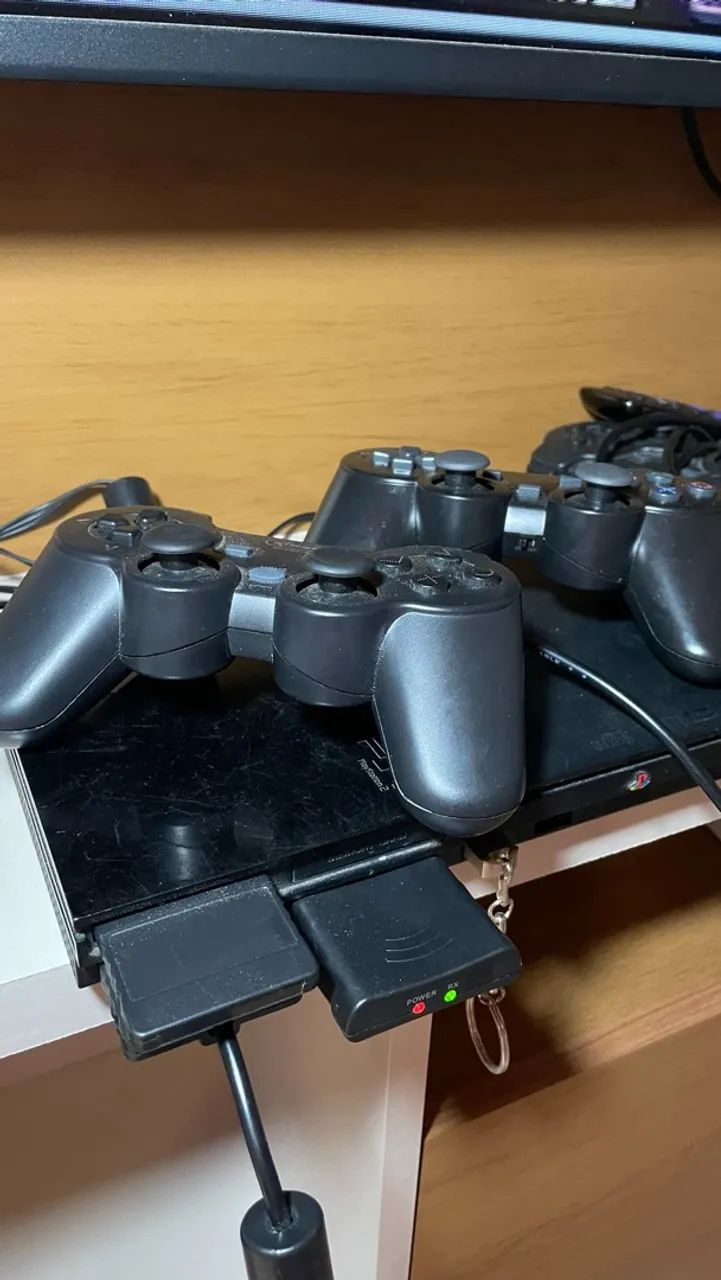 Ps2 com 3 controles, completo 