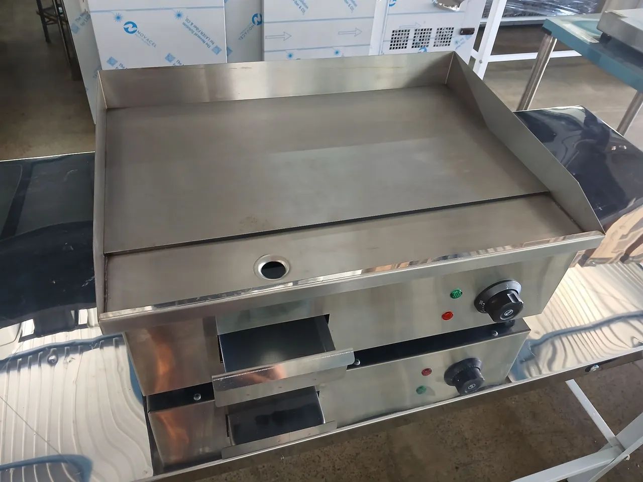 Chapa Elétrica 55x43 cm Inox Stevan - Foto 3