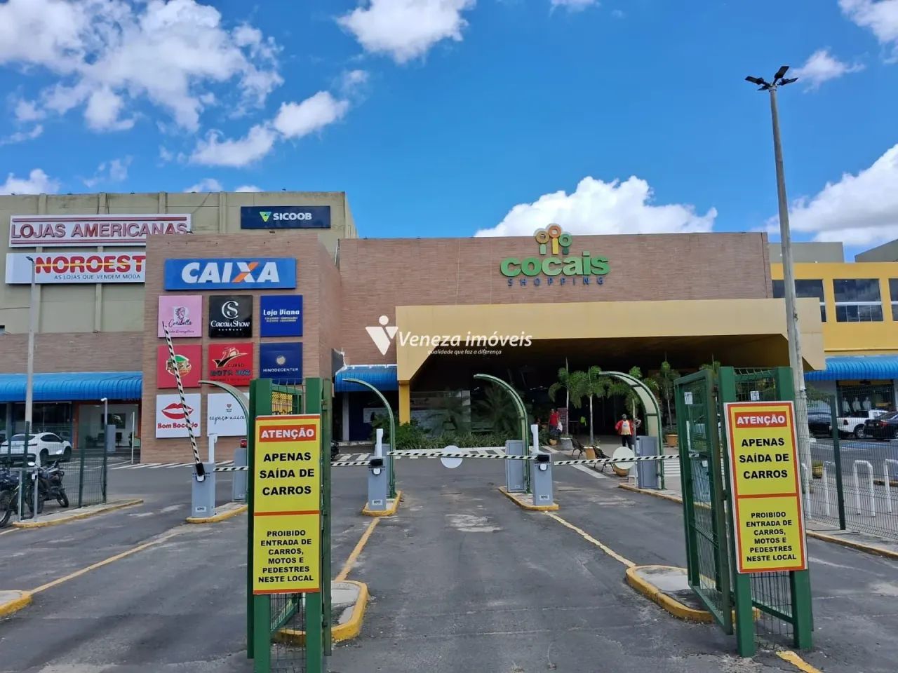 Loja Comercial Shopping Cocais para aluguel