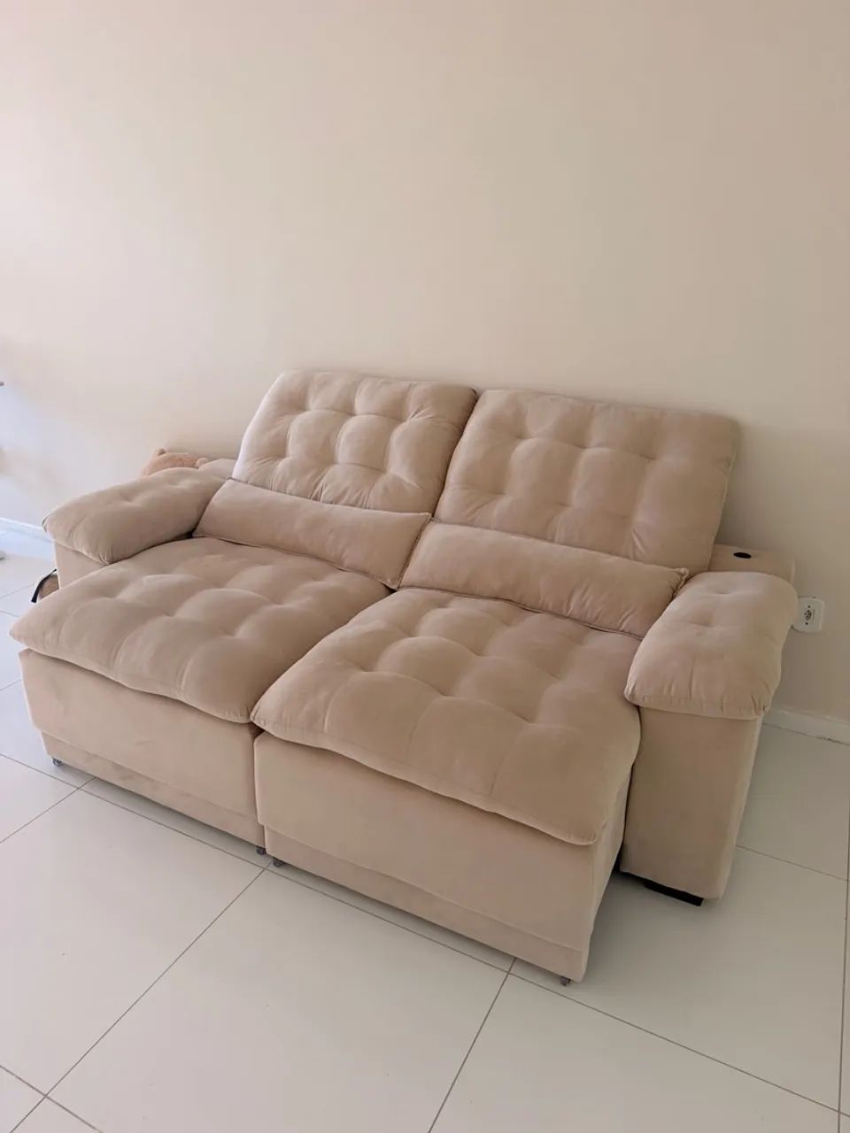Sofá Retrátil e Reclinável 2,20m com USB - 6 Meses de Uso - Foto 2