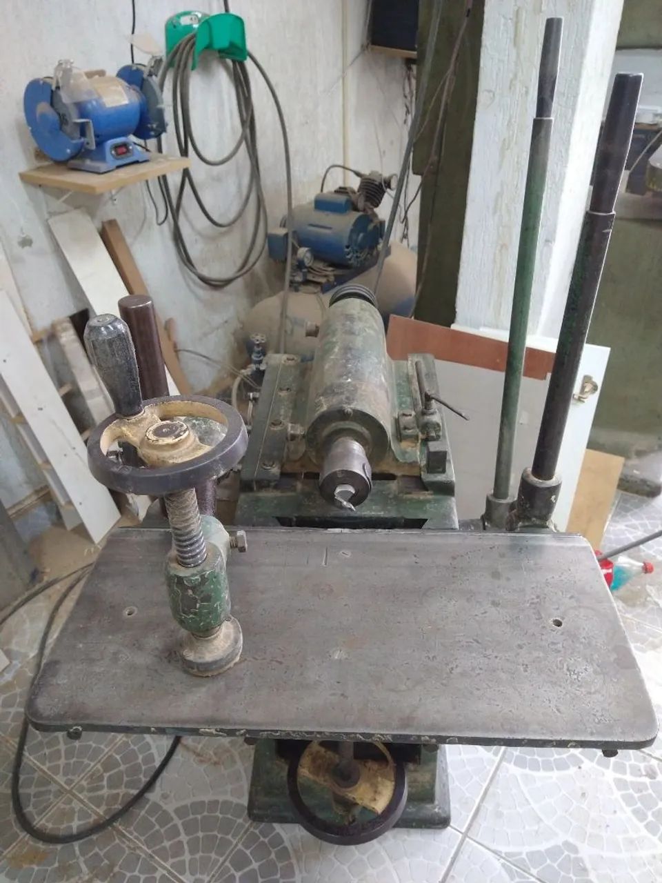 Vendo uma furadeira horizontal marca Ruas acompanha brocas  - Foto 3