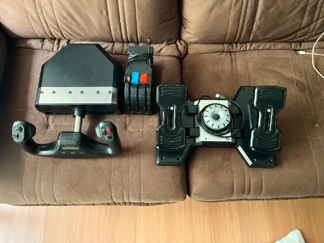 Simulador de voo logitech yoke - Foto 3