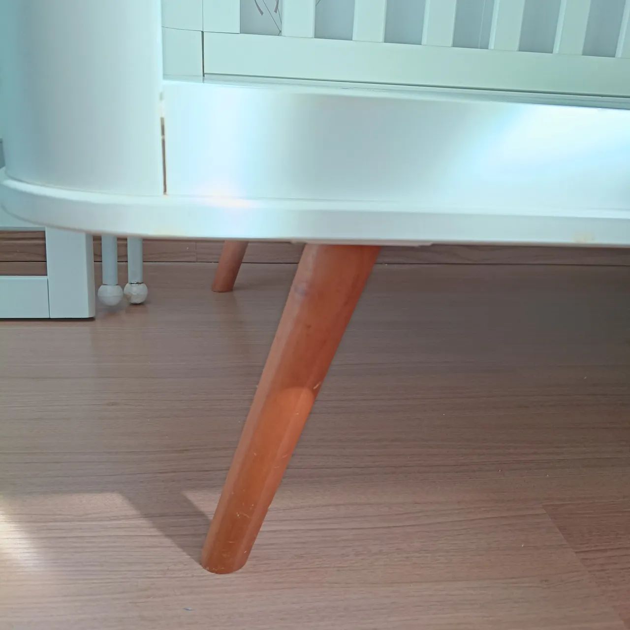 Berço em MDF que vira cama infantil  está completo.  - Foto 4