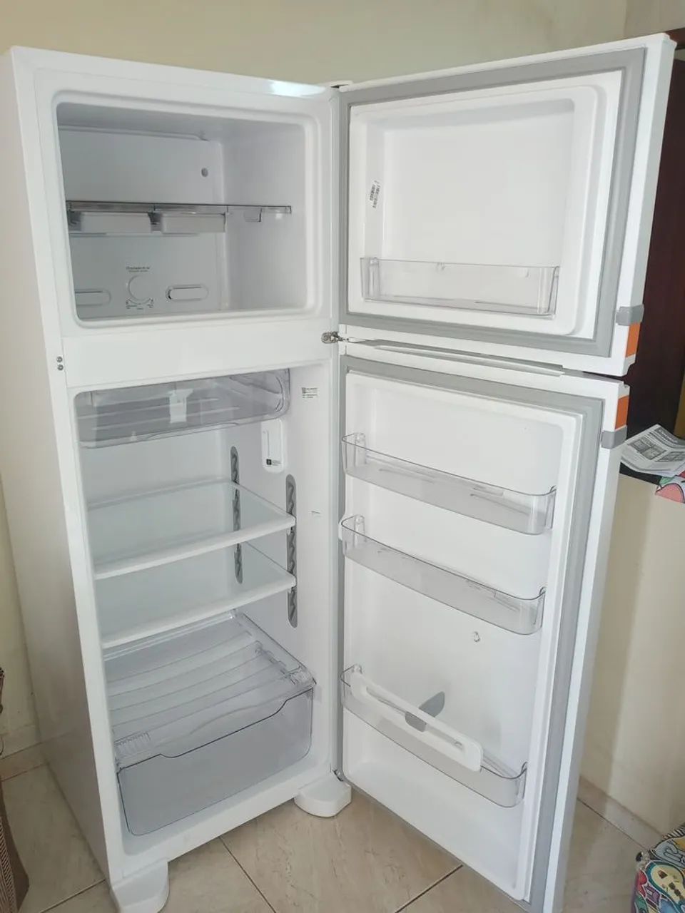 GELADEIRA SEMI NOVA - Foto 2