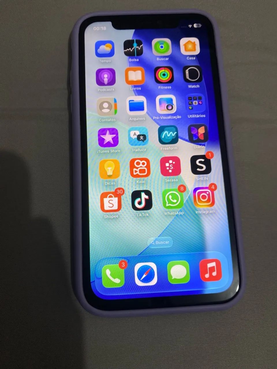 Vende-se celular iPhone 11 