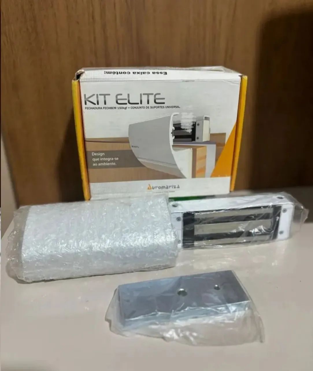 Fechadura Eletroima Intelbras Fs150 12v Kit Elite com Sensor Cor Branco - Foto 3