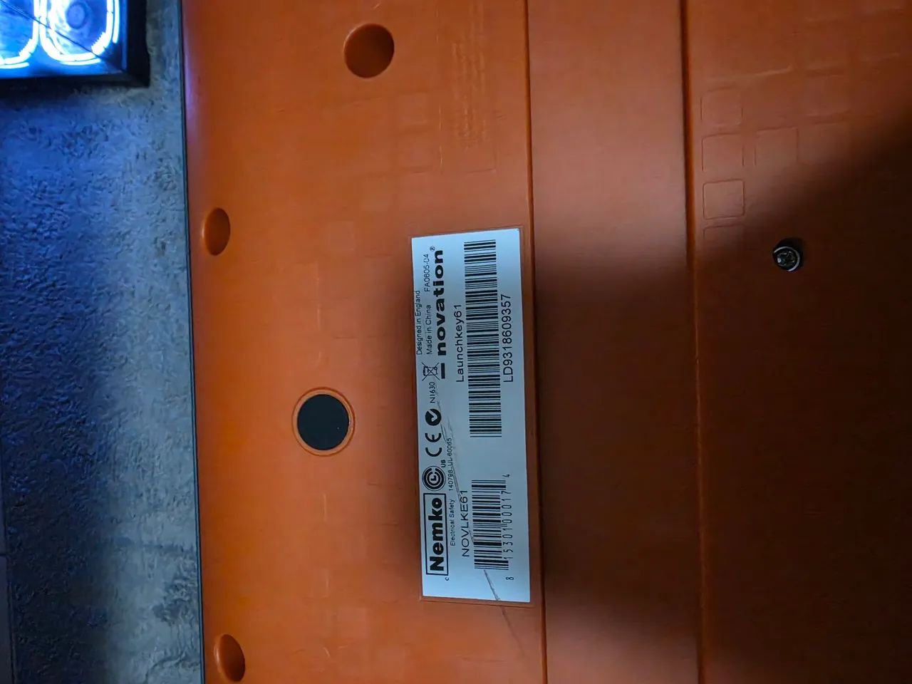 Controlador Novation launchkey mk1 61 teclas - Foto 4