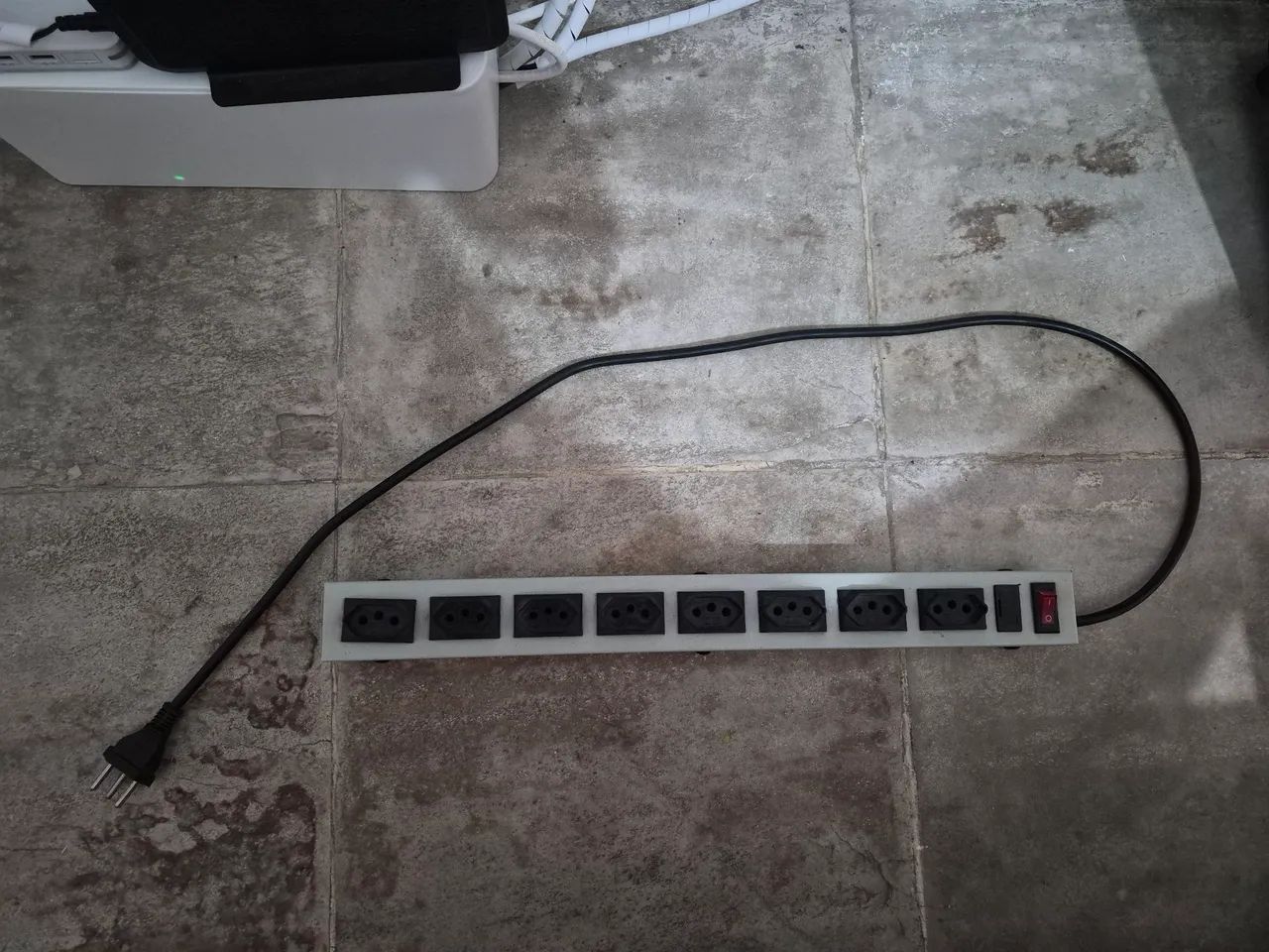 FILTRO DE LINHA DE 8 TOMADAS
