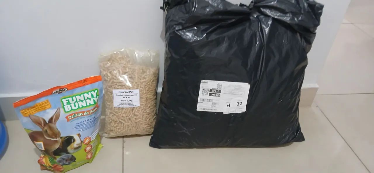 Estou vendendo ração e feno para coelho.
