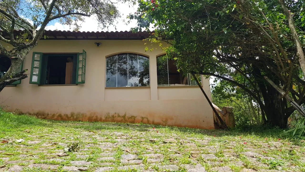 Compre Casa Campestre em Moeda-MG - Lindo pomar com Jabuticaba e muito mais! - Foto 2