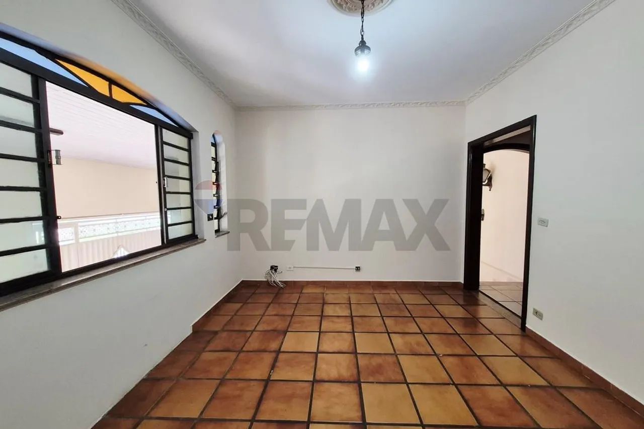 Casa em Capivari: 4 Quartos e Localização Imbatível - Foto 5