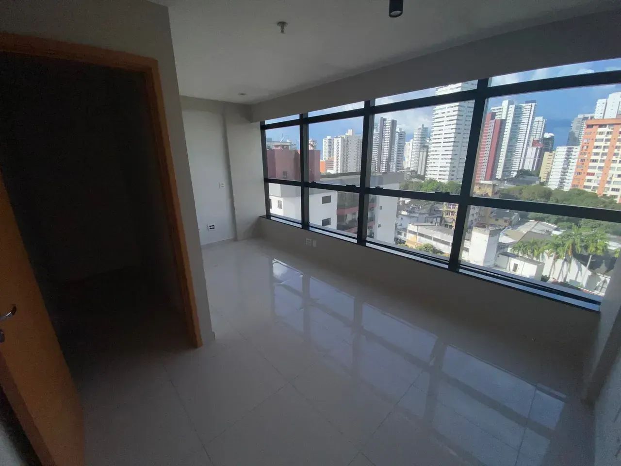 ALUGO EXCELENTE SALA COMERCIAL COM LOCALIZAÇÃO PRIVILEGIADA NO CENTRO DE BELÉM, OPORTUNIDA - Foto 2