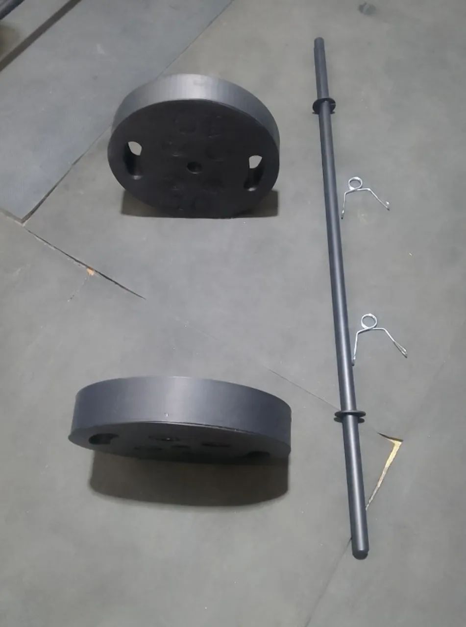 Barra Reta + 2 Anilhas de 10kg - Foto 5