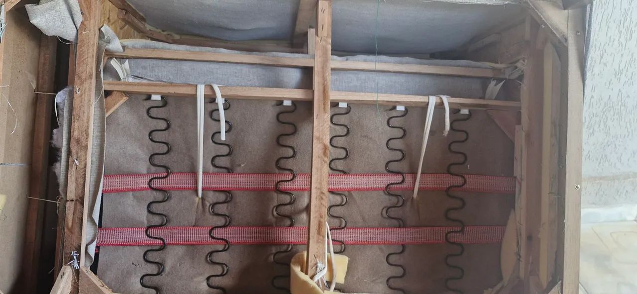 Sofá / precisando de reforma. - Foto 2