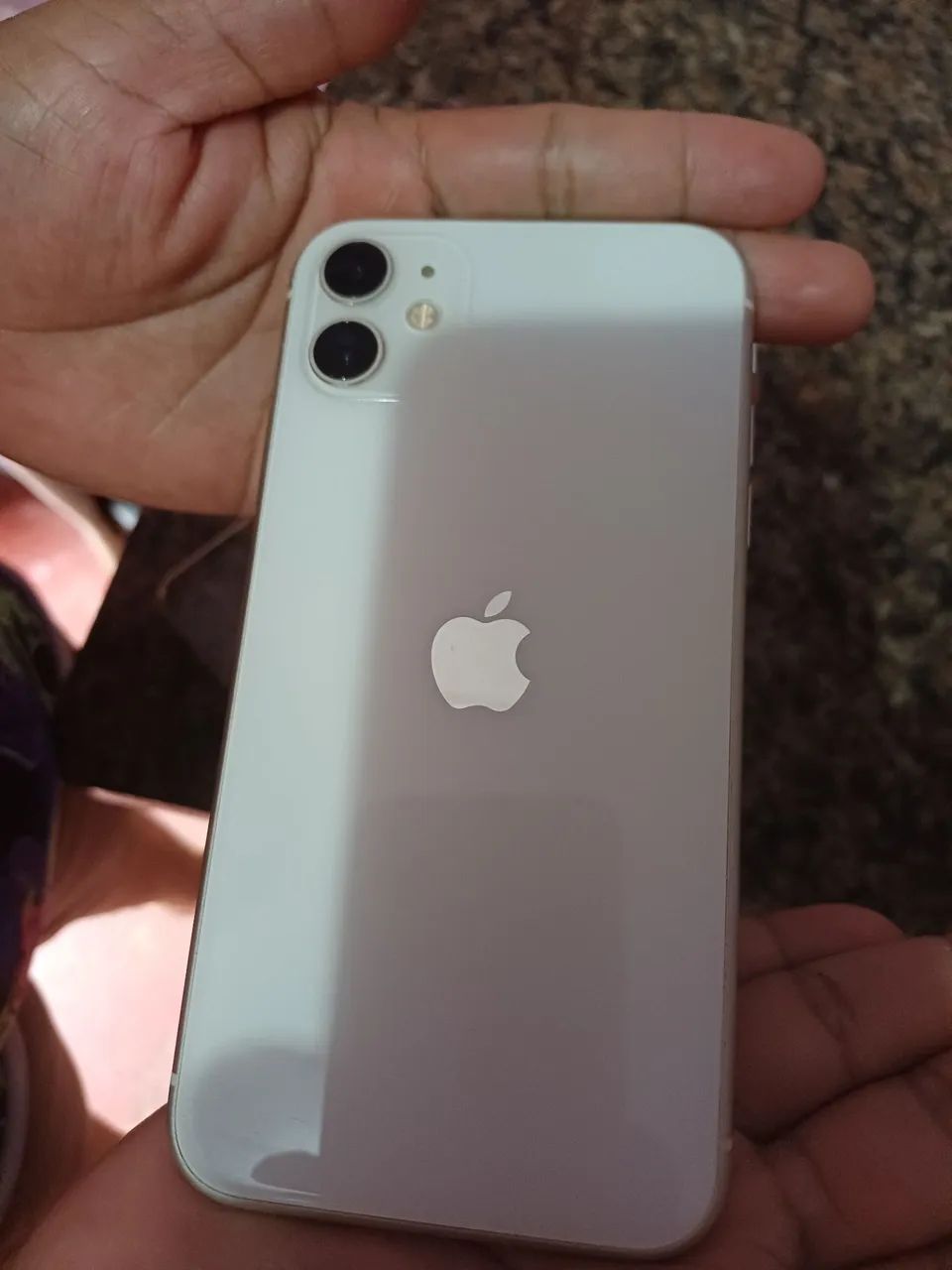 Vende-se iPhone 11 normal. 64 Giga. Saúde de bateria 81%. R$ 900,00. - Foto 3