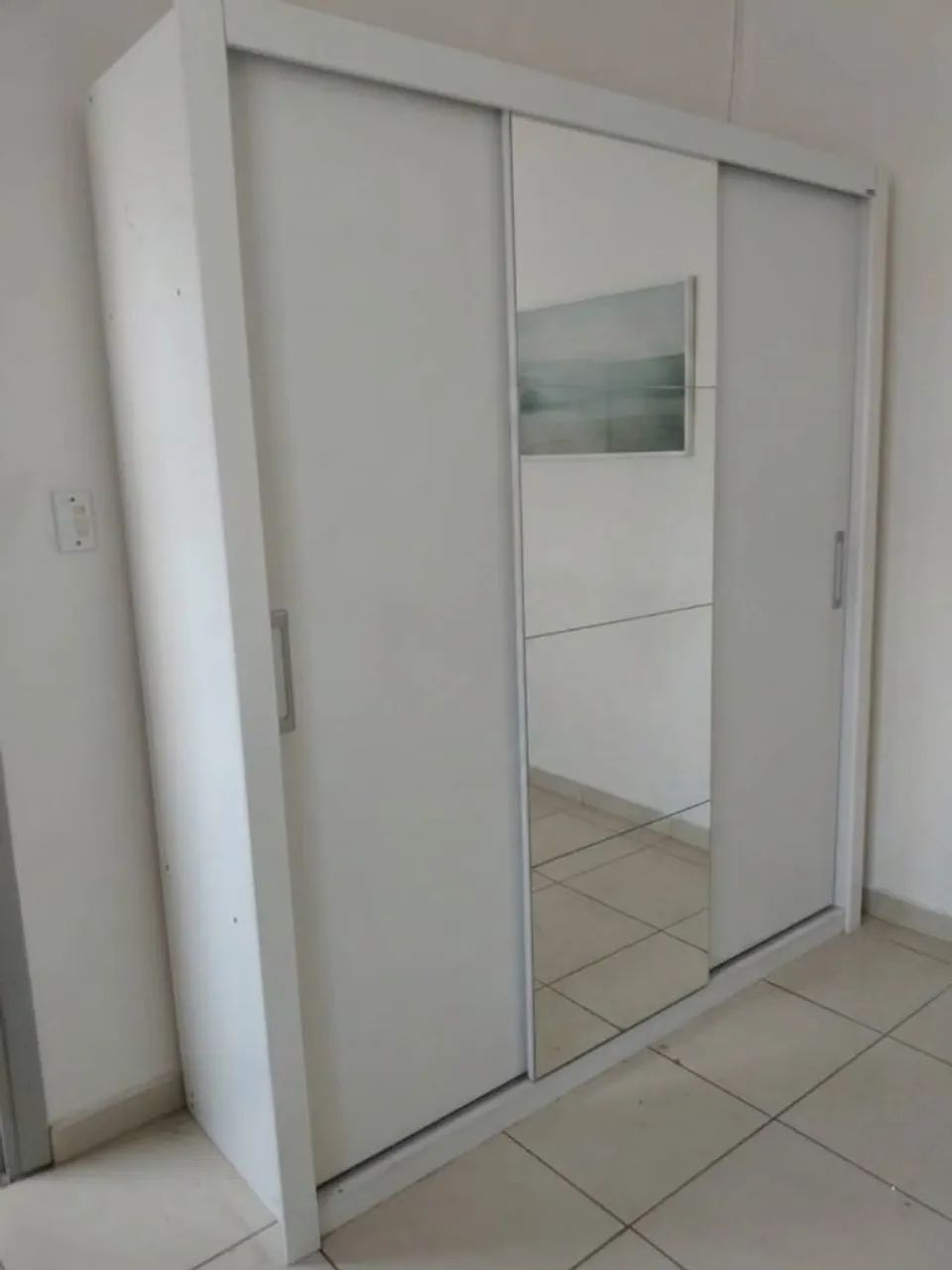 Guarda roupa de casal com espelho 