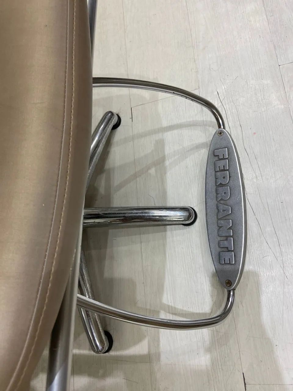Cadeira cabeleleiro Ferrante - Foto 2