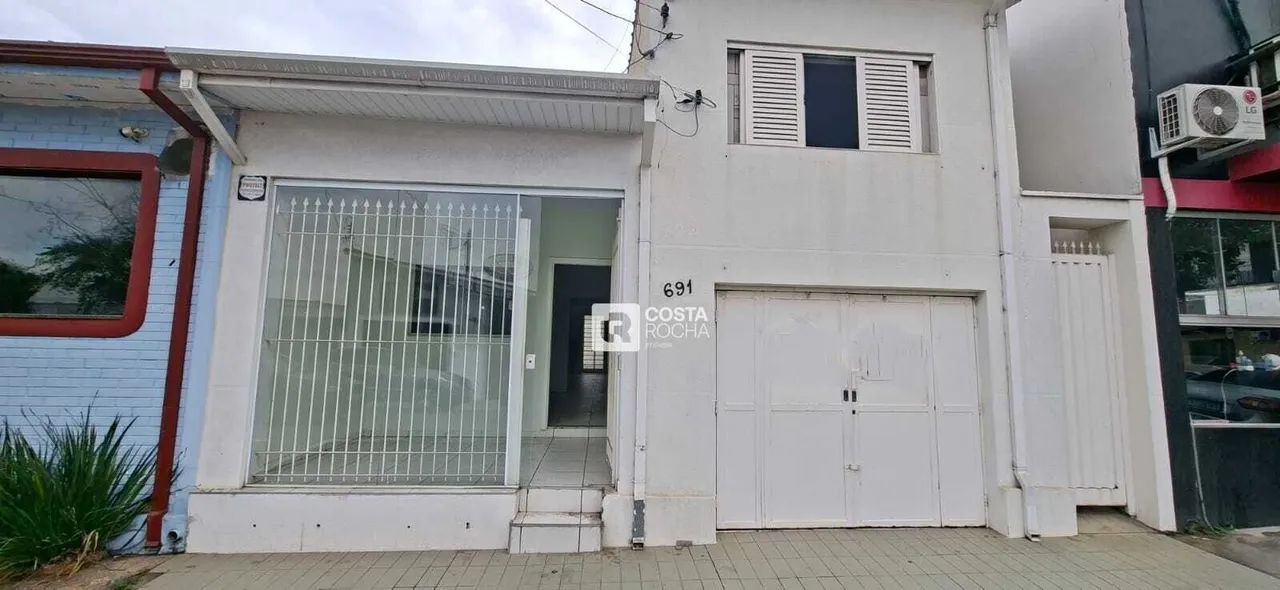 Casa com 3 dormitórios- Centro - Salto/SP