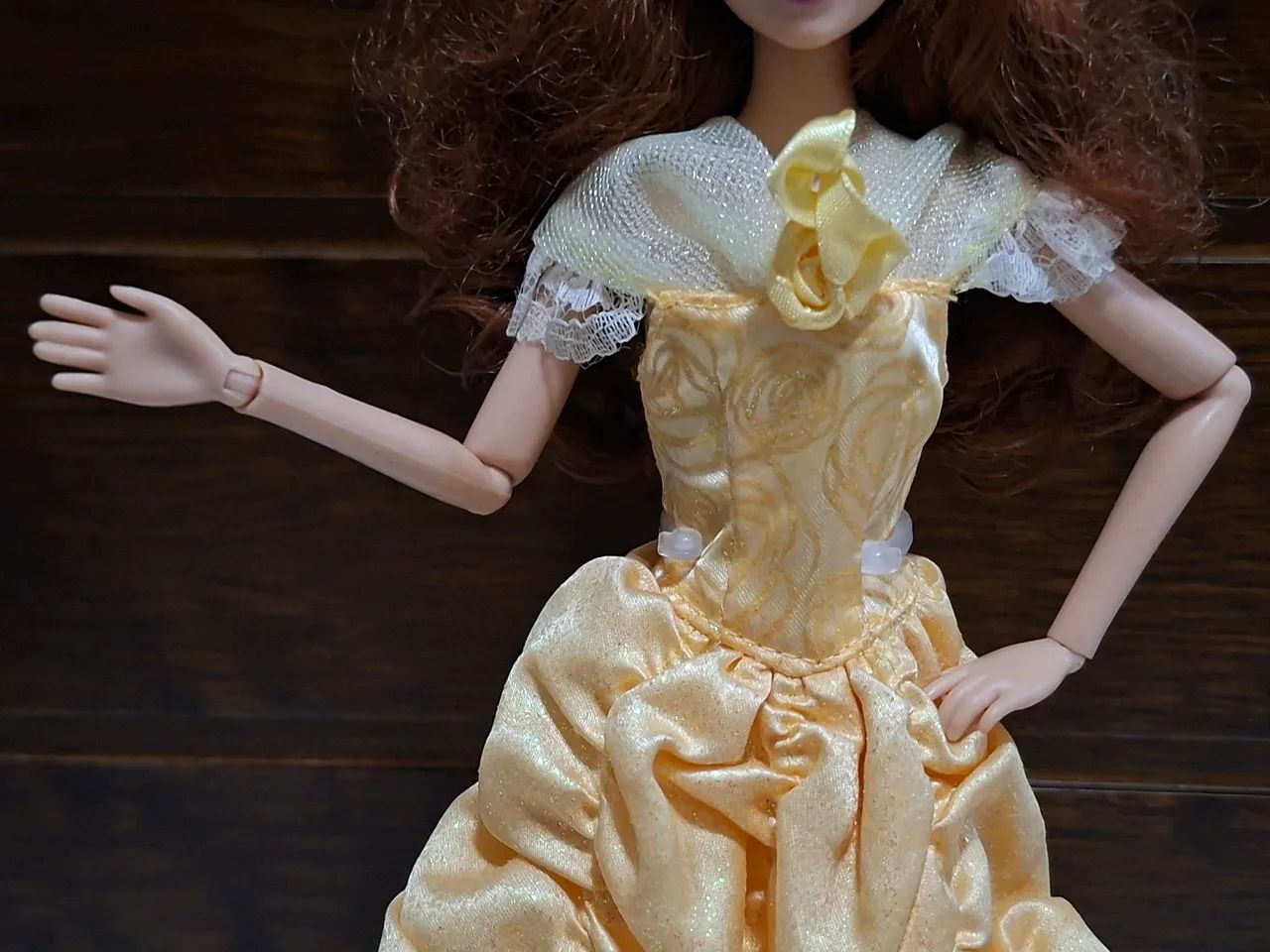 Boneca Princesa Bela Disney Parks - Foto 3