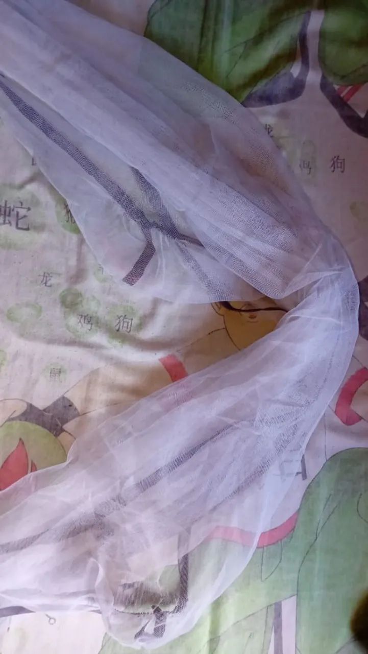 Berço portátil e cadeirinha de descanso novo minha bebe nunca dormiu nele