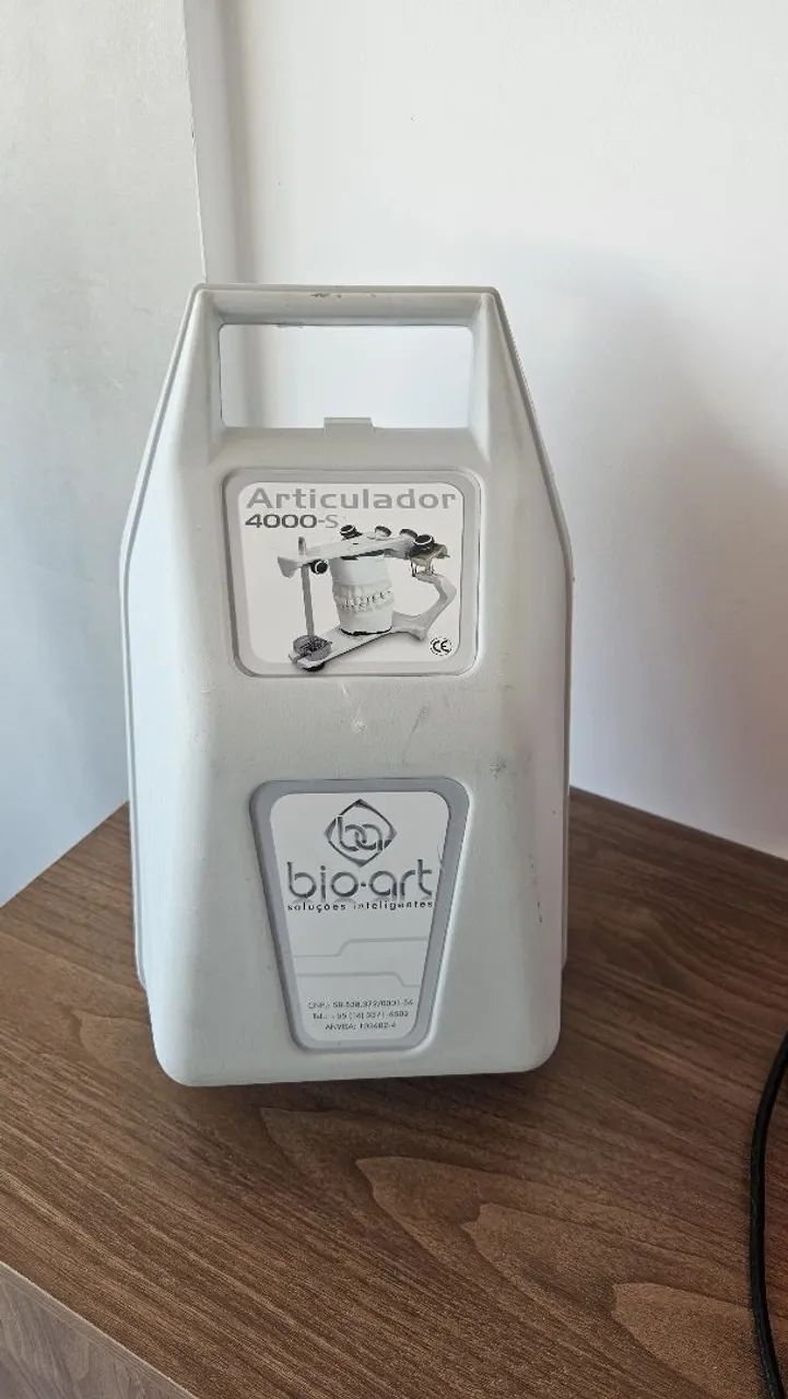 Articulador com arco facial