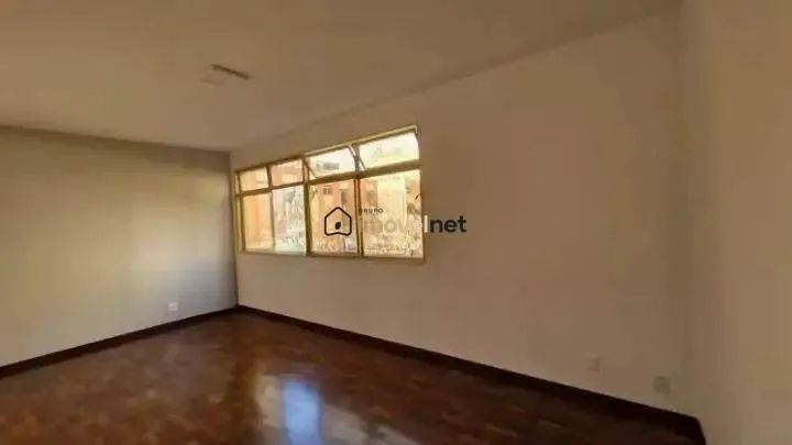 Apartamento amplo com 3 quartos, sol da manhã e excelente localização - Foto 4