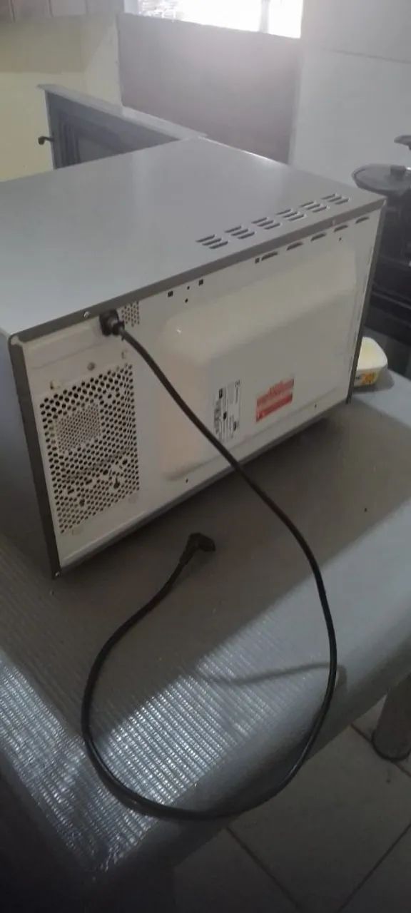 Vendo Microondas semi novo - Foto 3