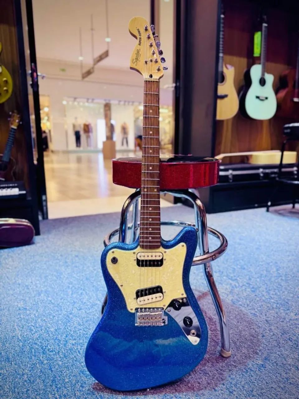 Guitarra Squier Super-Sonic Fender Tagima Squier Epiphone Schecter
