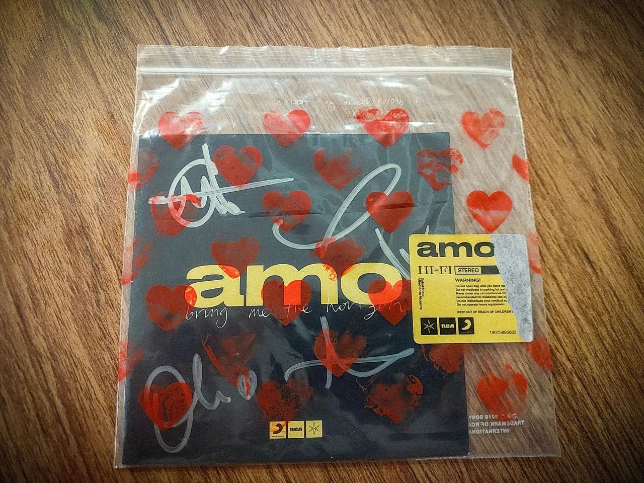 Bring Me The Horizon - amo | CD AUTOGRAFADO | Edição Limitada