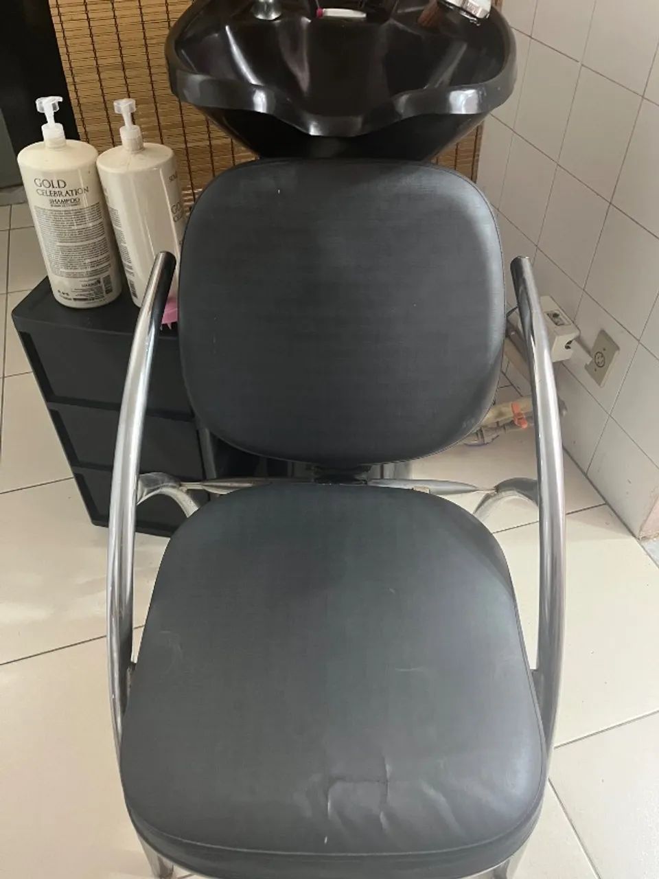 Cadeira hidráulica e lavatório  - Foto 2