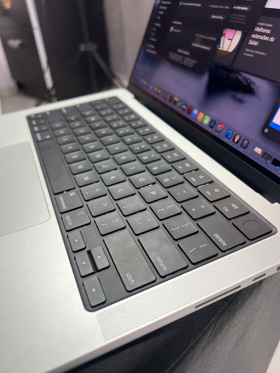 Vendo MacBook Pro 14-inch - modelo mais recente (Nov/2024