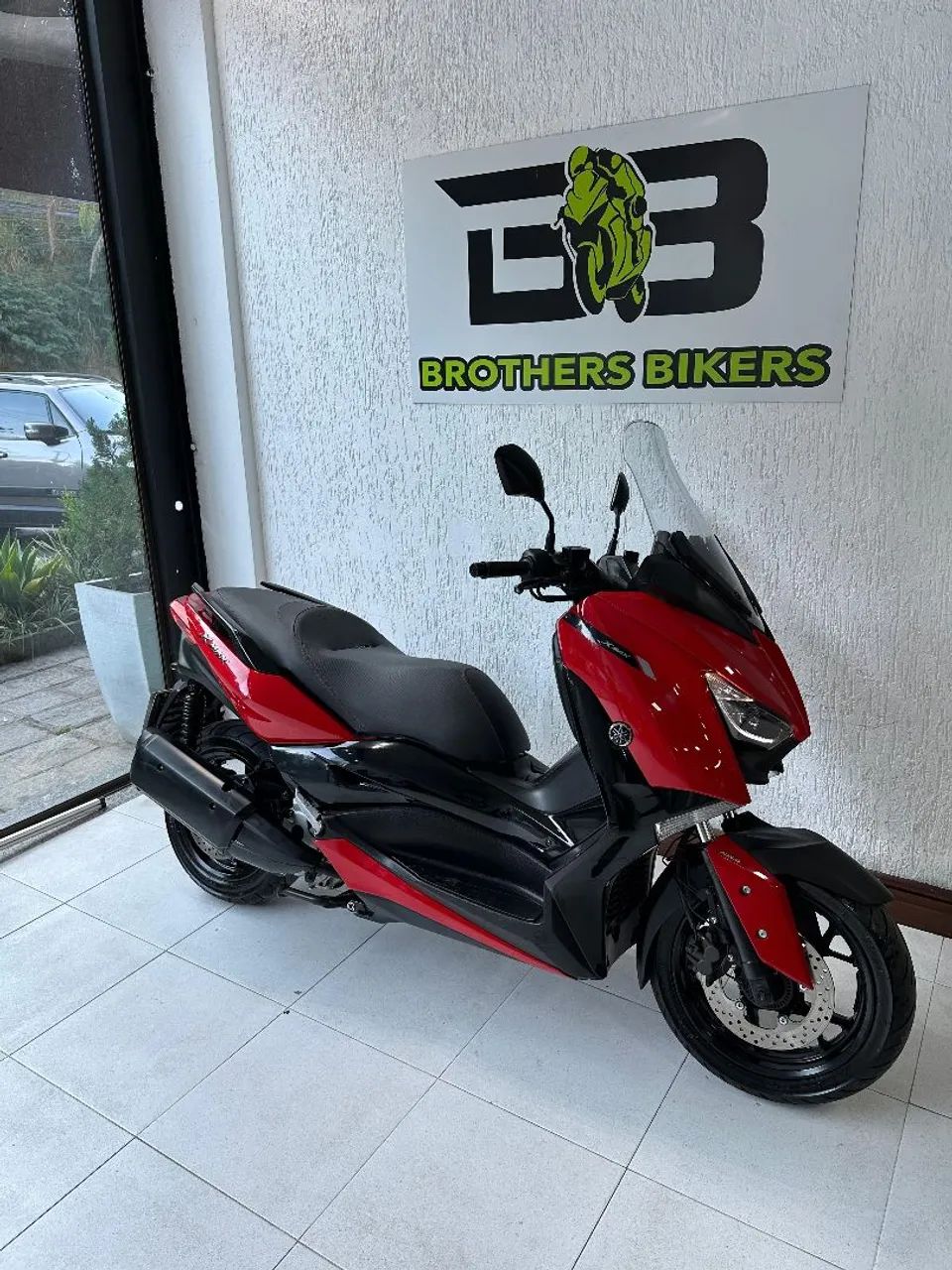 YAMAHA XMAX 250 - Foto 2