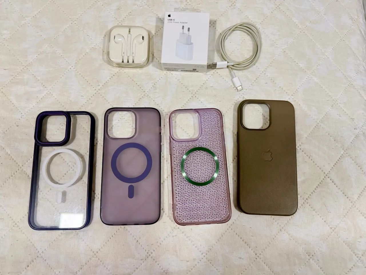 Vende-se kit com acessórios do iPhone 14 Pró Max