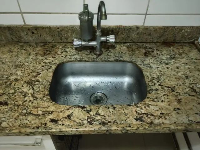 Pia e bancada de cozinha