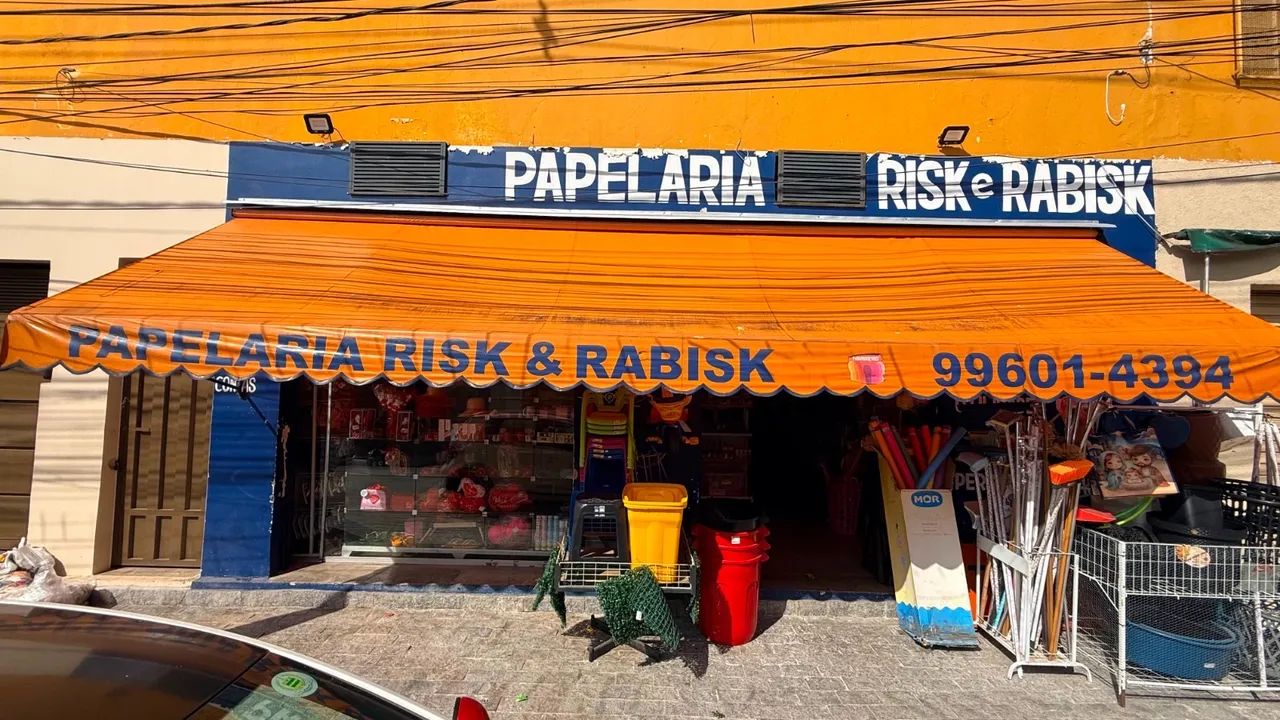 ponto comercial, Papelaria e distribuidora de descartáveis.
