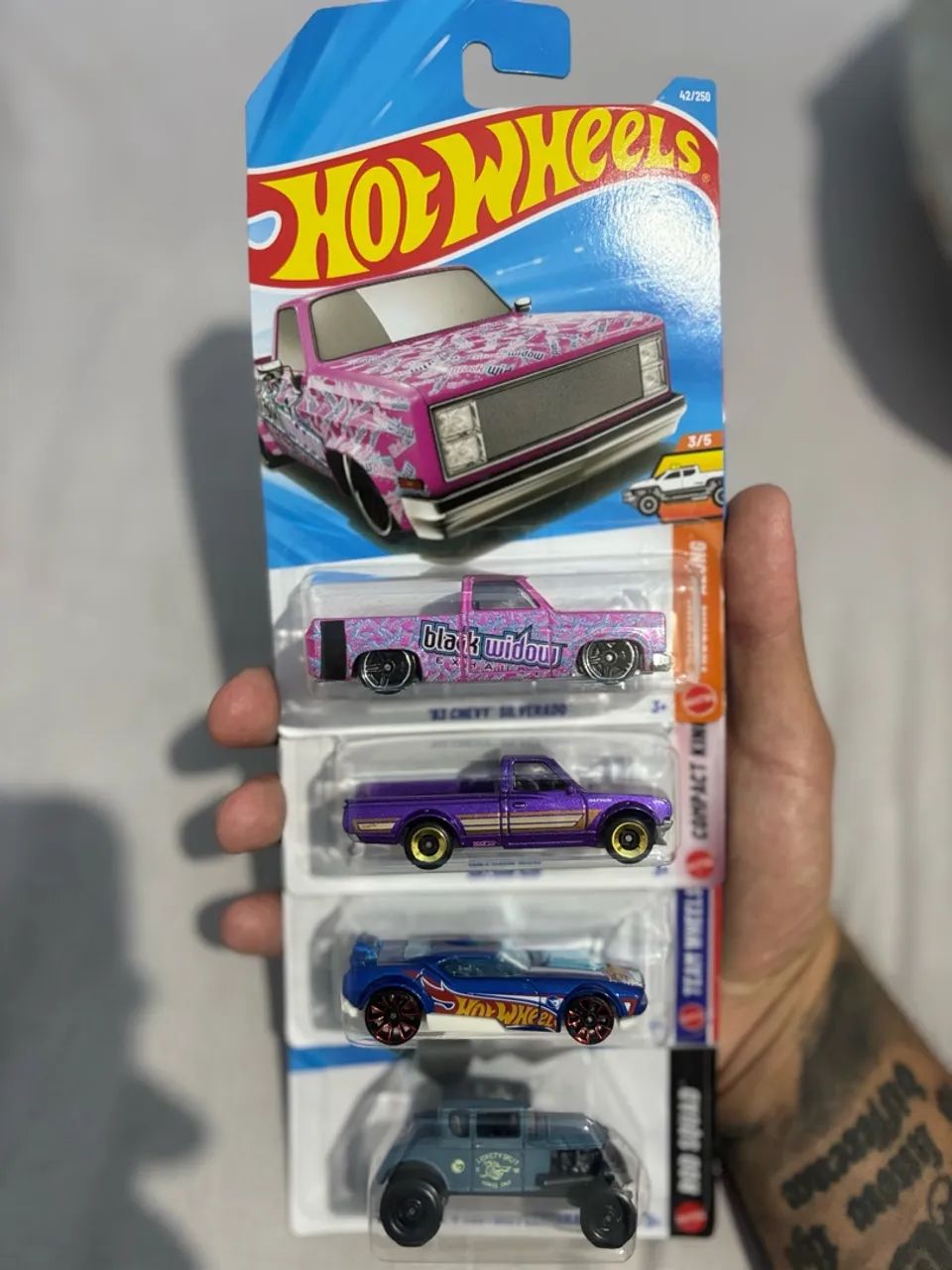 Hot Wheels variados  - Foto 5
