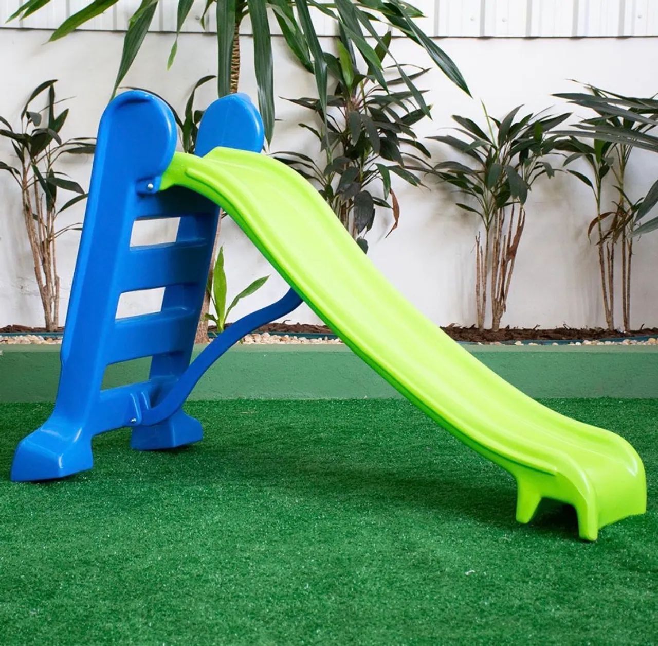Escorregador infantil