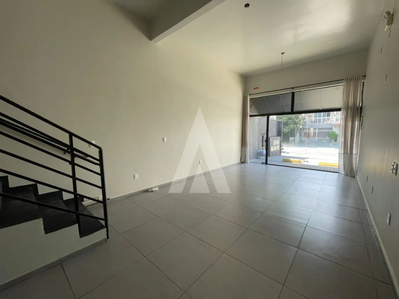 Loja com mezanino, 73m² no centro de Joinville. - Foto 5