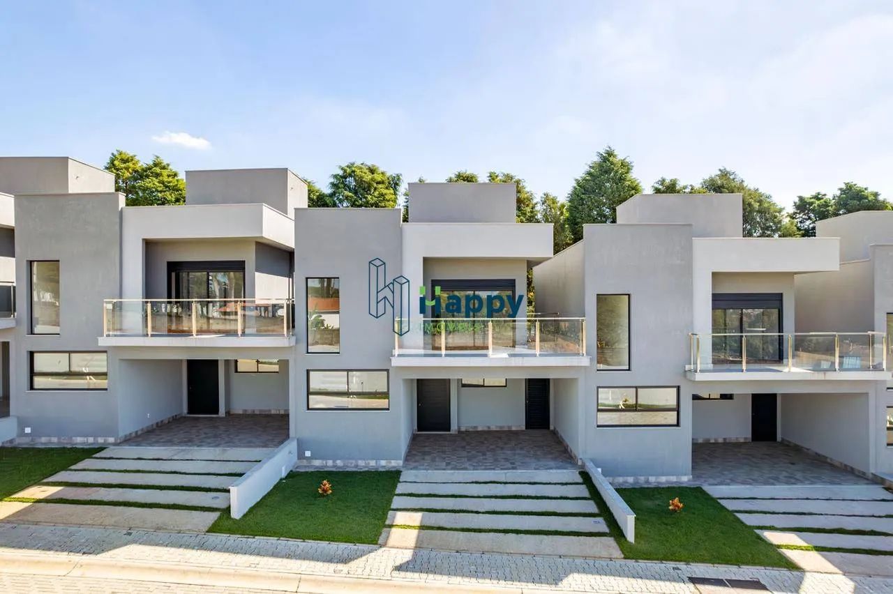 Casa sobrado individual com 3 suites