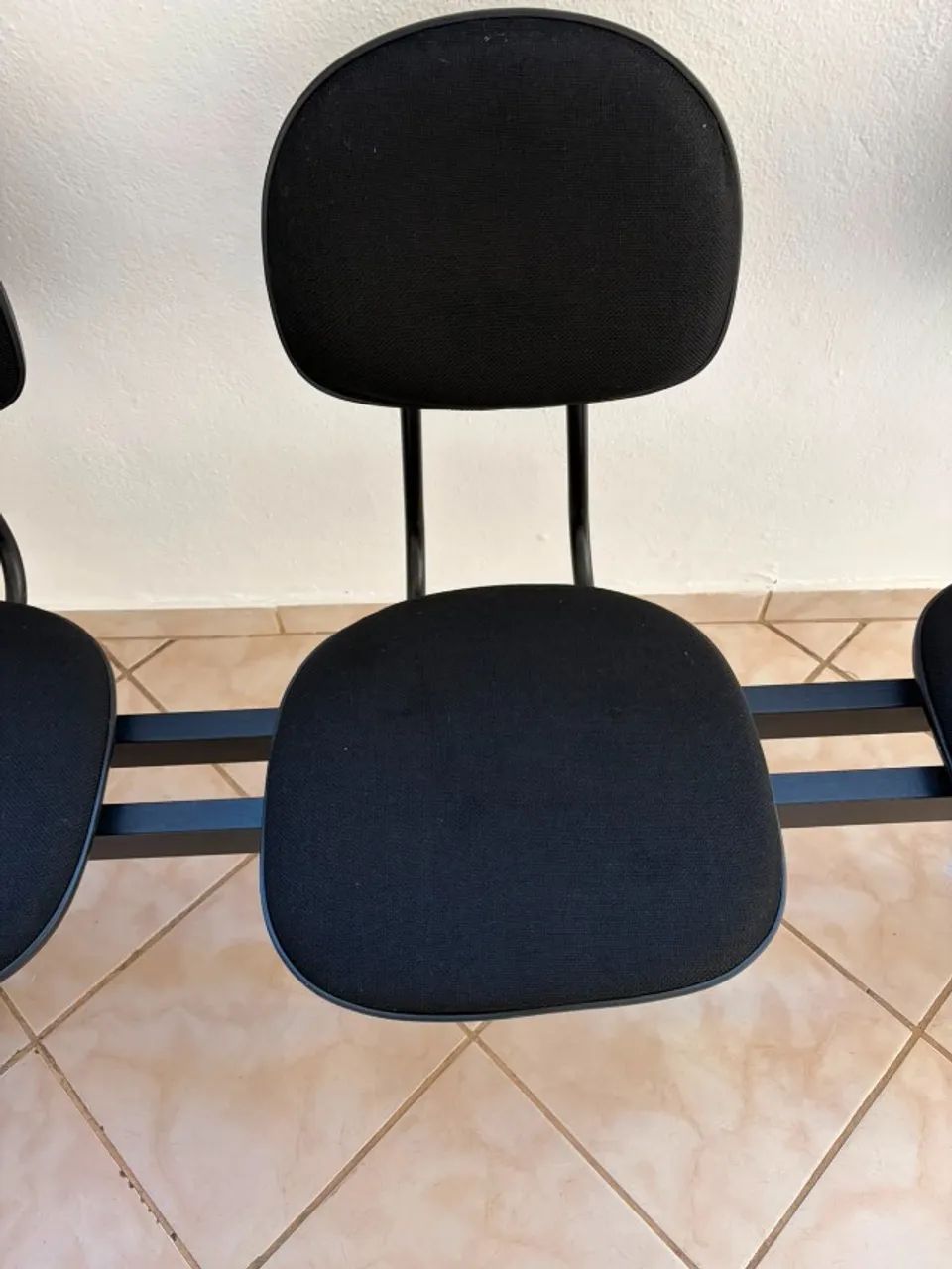 Longarinas com três assentos estofados - Foto 3