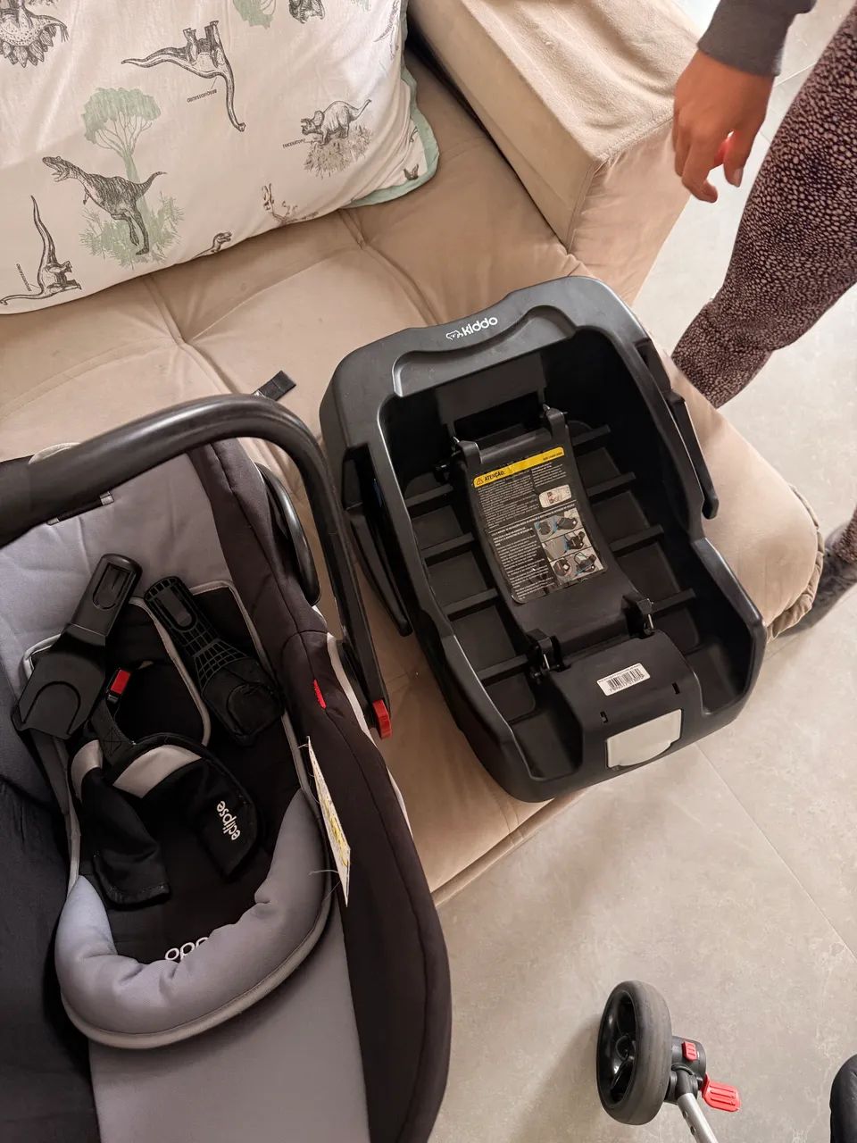 carrinho Kiddo Eclipse Travel System com bebê conforto original. - Foto 2