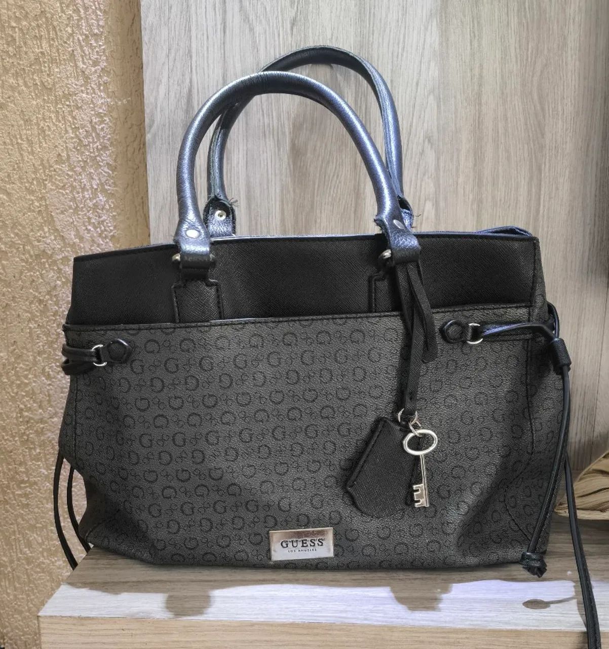 Bolsa Guess Cinza 