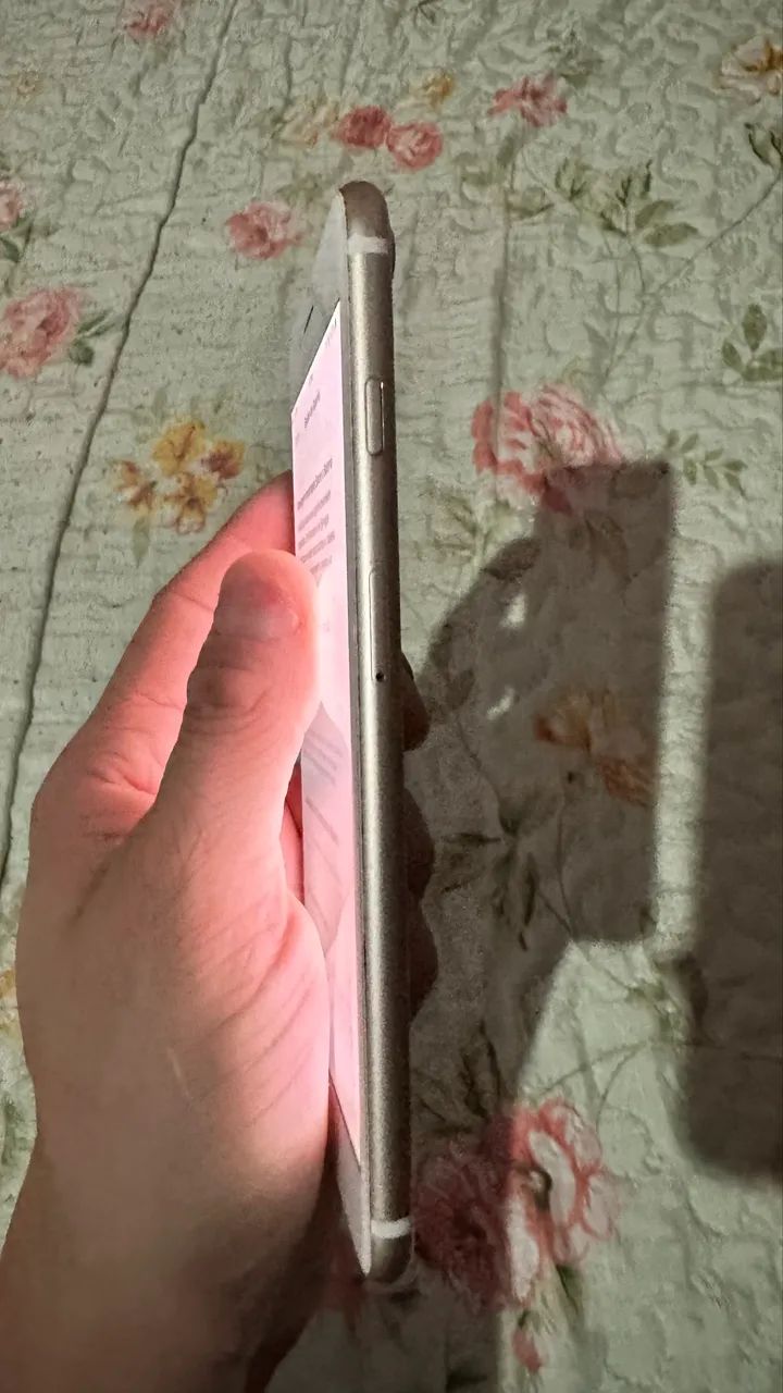 Vendo iPhone 7 Plus Gold de 128gb - Celulares e Smartphones
