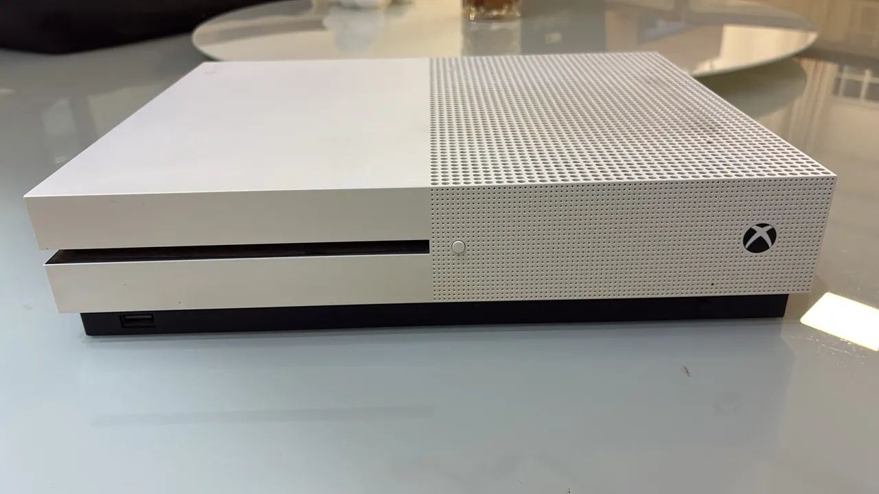 Xbox One S + Controle - Com defeito