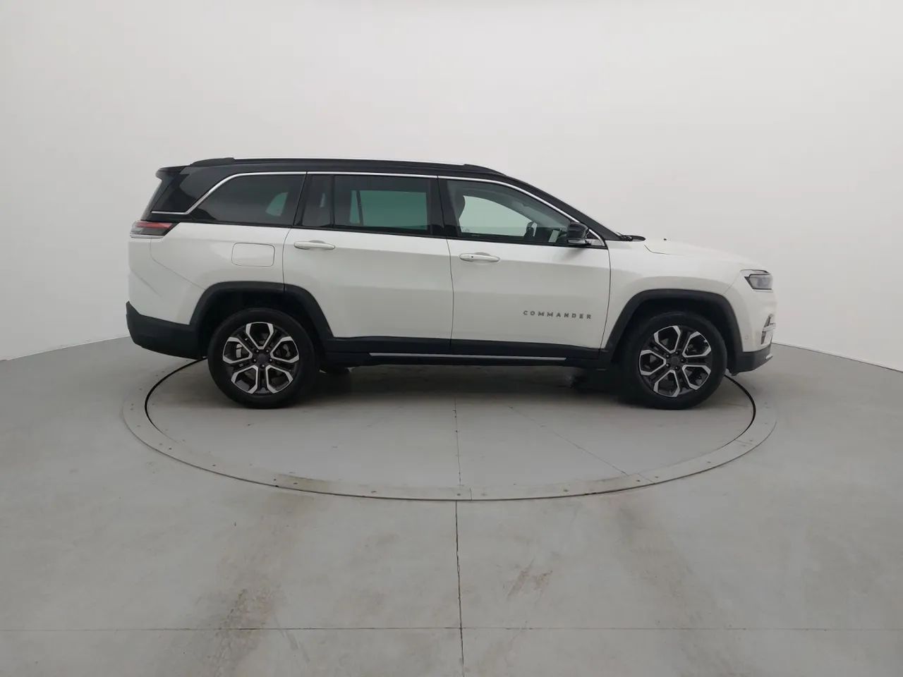 Jeep Commander Limited T270 1.3 TB Flex Aut., foto 6 de 18