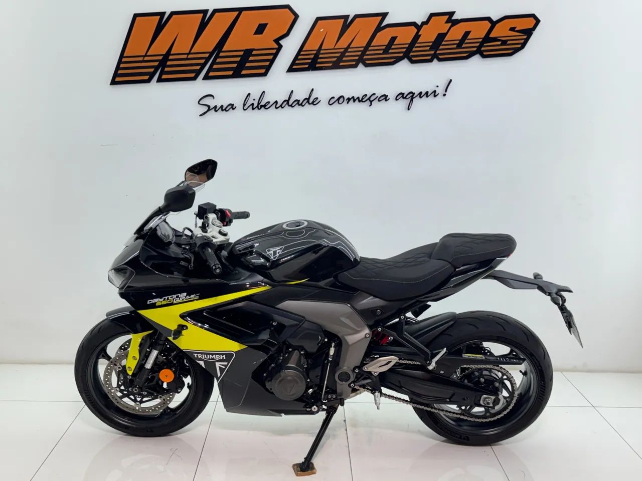 TRIUMPH DAYTONA 660 - Foto 3