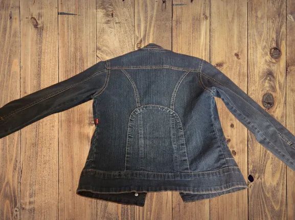 jaqueta jeans com botões - Foto 2